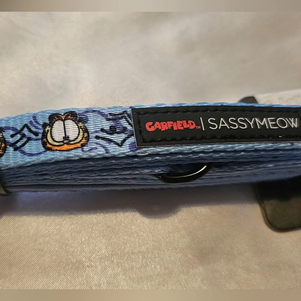 Sassy Meow Blue Garfield Cat Collar and Matching Leash (M)